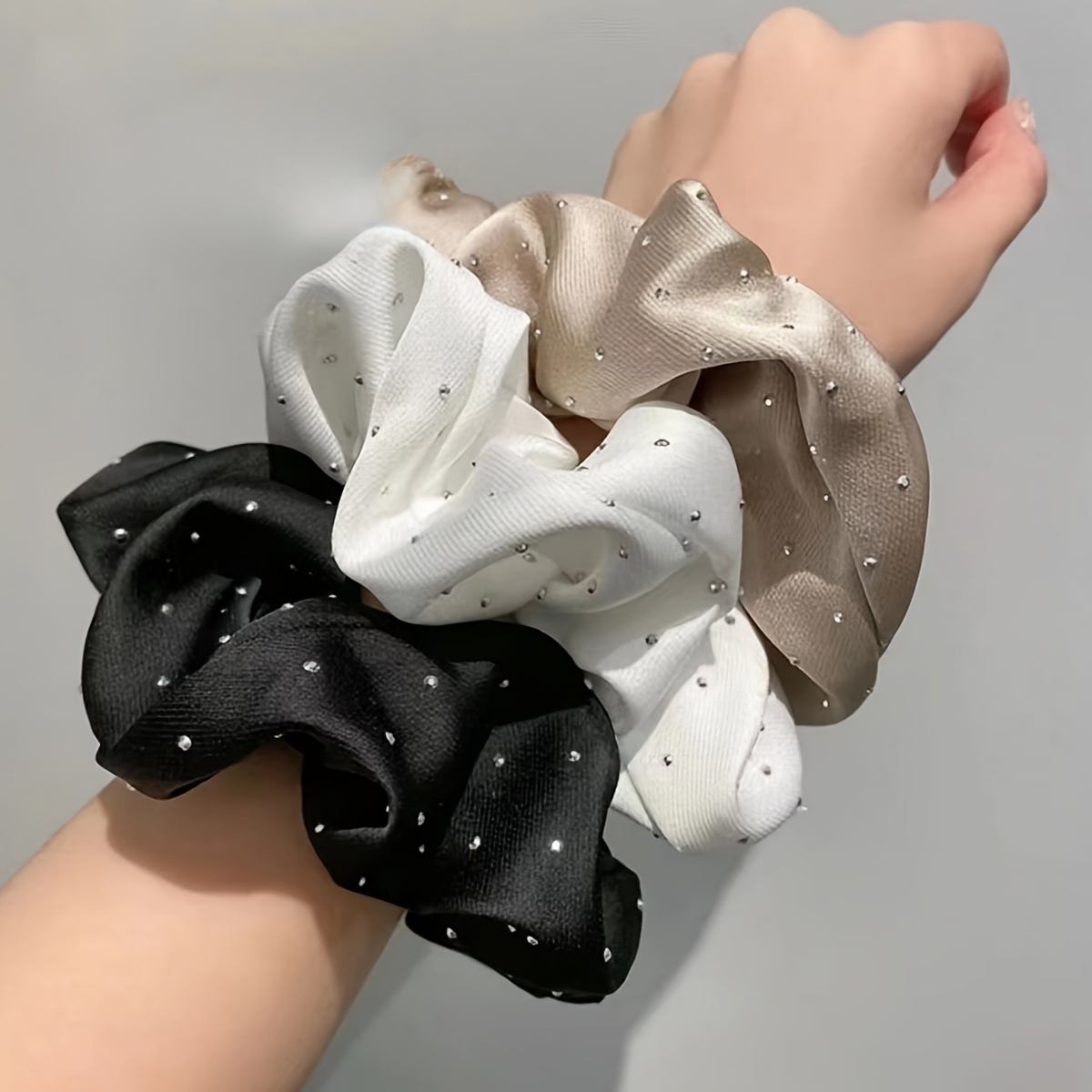 Chouchous en satin avec décor  - Travel Accessories For Elderly avis et prix
